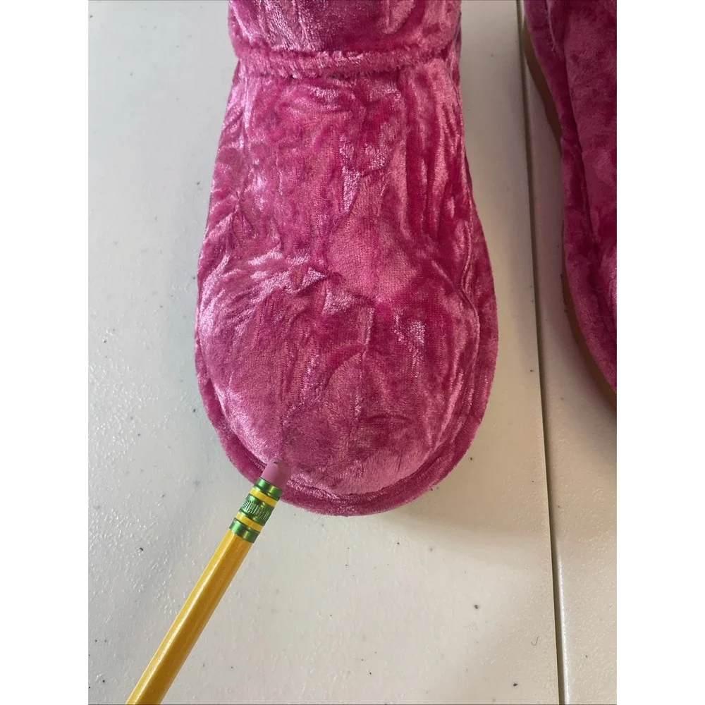 UGG Classic Mini II Velvet Boot‎ Raspberry Sorbet Wool Lining Girl's 4 Classic